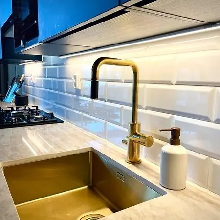 Stunning 90 Square Meter With 3br + Rooftop Апартаменты